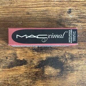 MAC VERVE SWERVE- Matte Lipstick - Mauve Rose